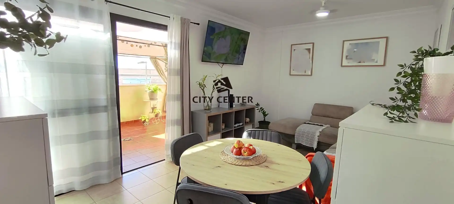 Sala de estar de Apartamento en venta en Granadilla de Abona con Terraza y Amueblado