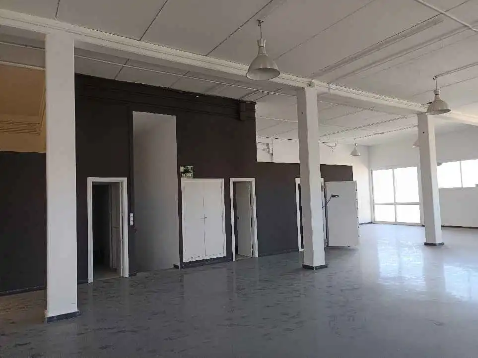 Nave industrial en venta en Córdoba con Alarma