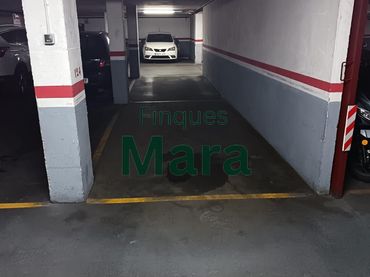 Einzelparkplatz zum Verkauf in Calle pau claris