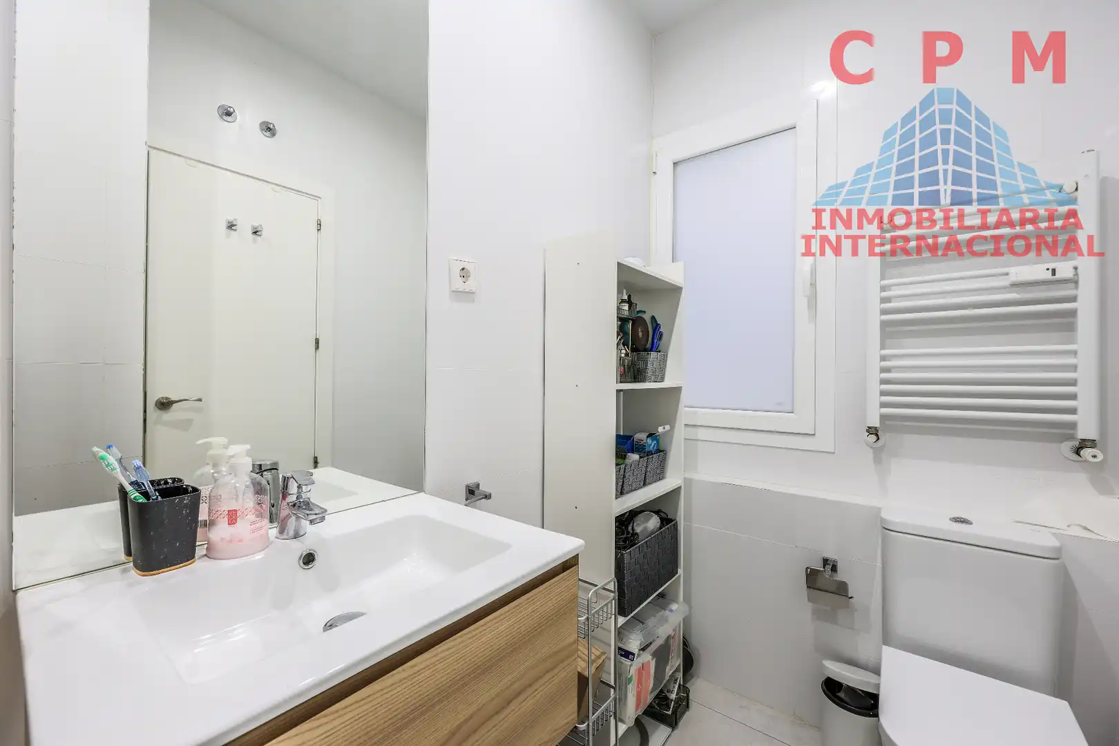 Bathroom of Flat for rent in Madrid  with Air Conditioner, Heating and Parquet flooring