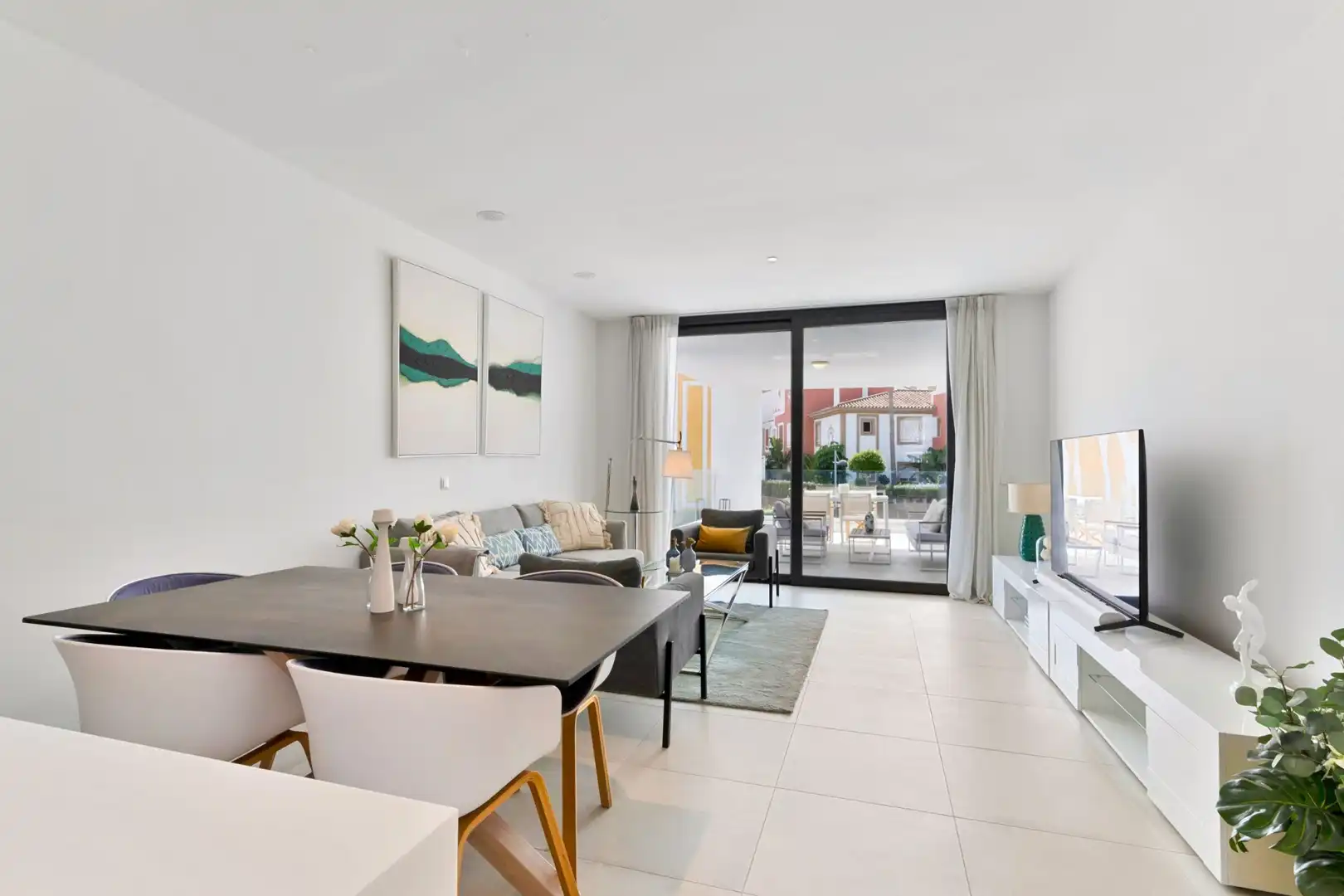 Wohnzimmer von Wohnungen zum Verkauf in Estepona mit Klimaanlage, Terrasse und Schwimmbad