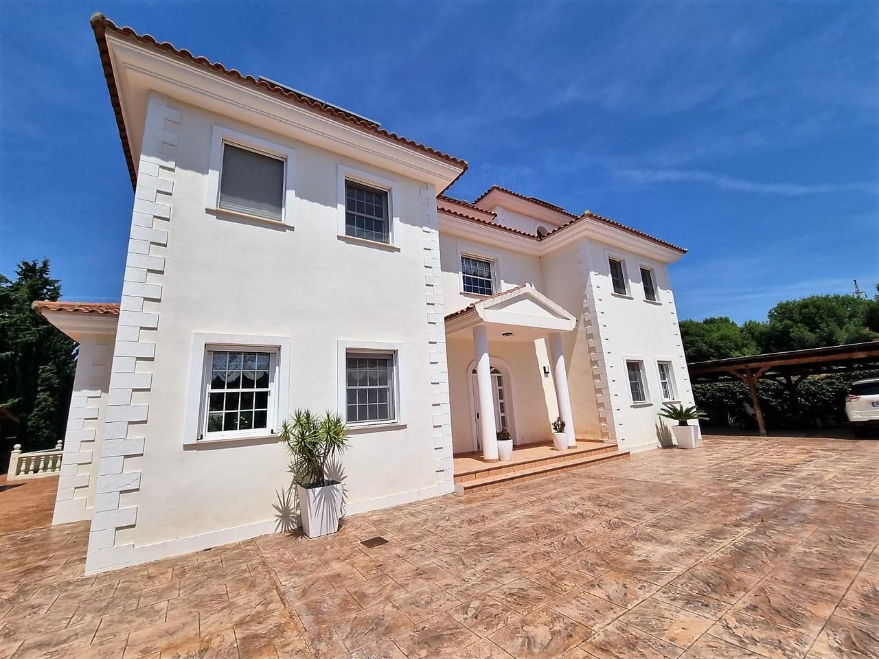 Vista exterior de Casa o xalet en venda en Alicante / Alacant amb Aire condicionat, Jardí privat i Terrassa