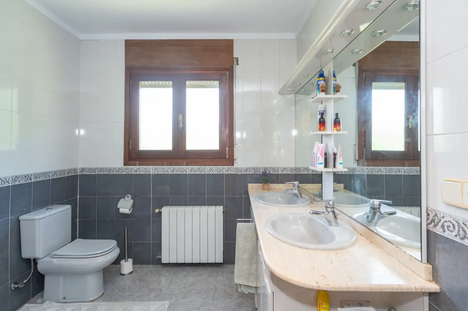 Bathroom of Houses for sale in Vilademuls  with Air Conditioner, Heating and Terrace