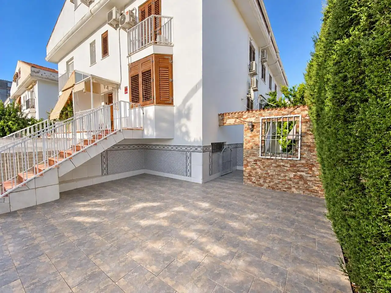 Casa amb jardí en venda a Oeste
