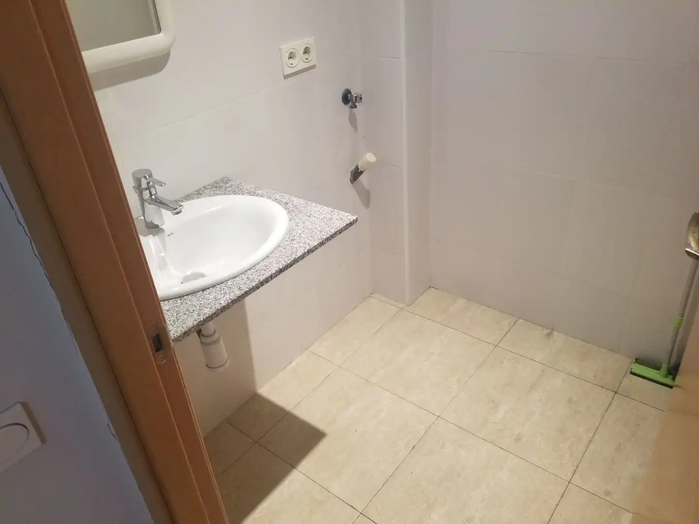 Bathroom of Apartments for rent in Lleida  with Furnished