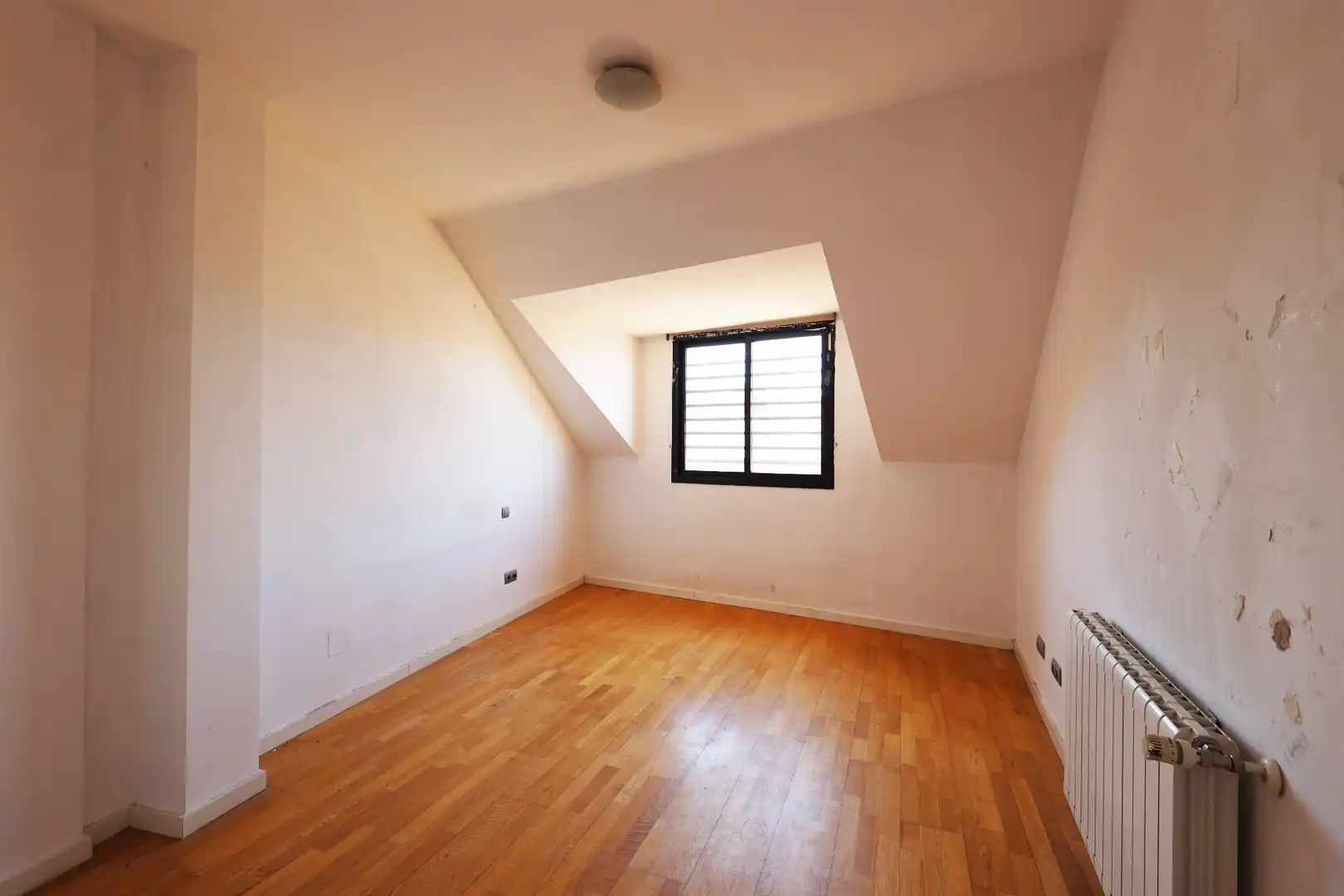 Bedroom of Duplexes for sale in Velilla de San Antonio  with Heating, Terrace and Storage room