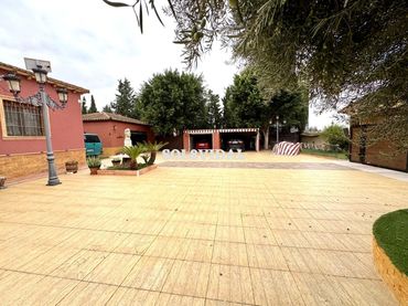 Xalet amb balcó en venda a Orihuela ciudad