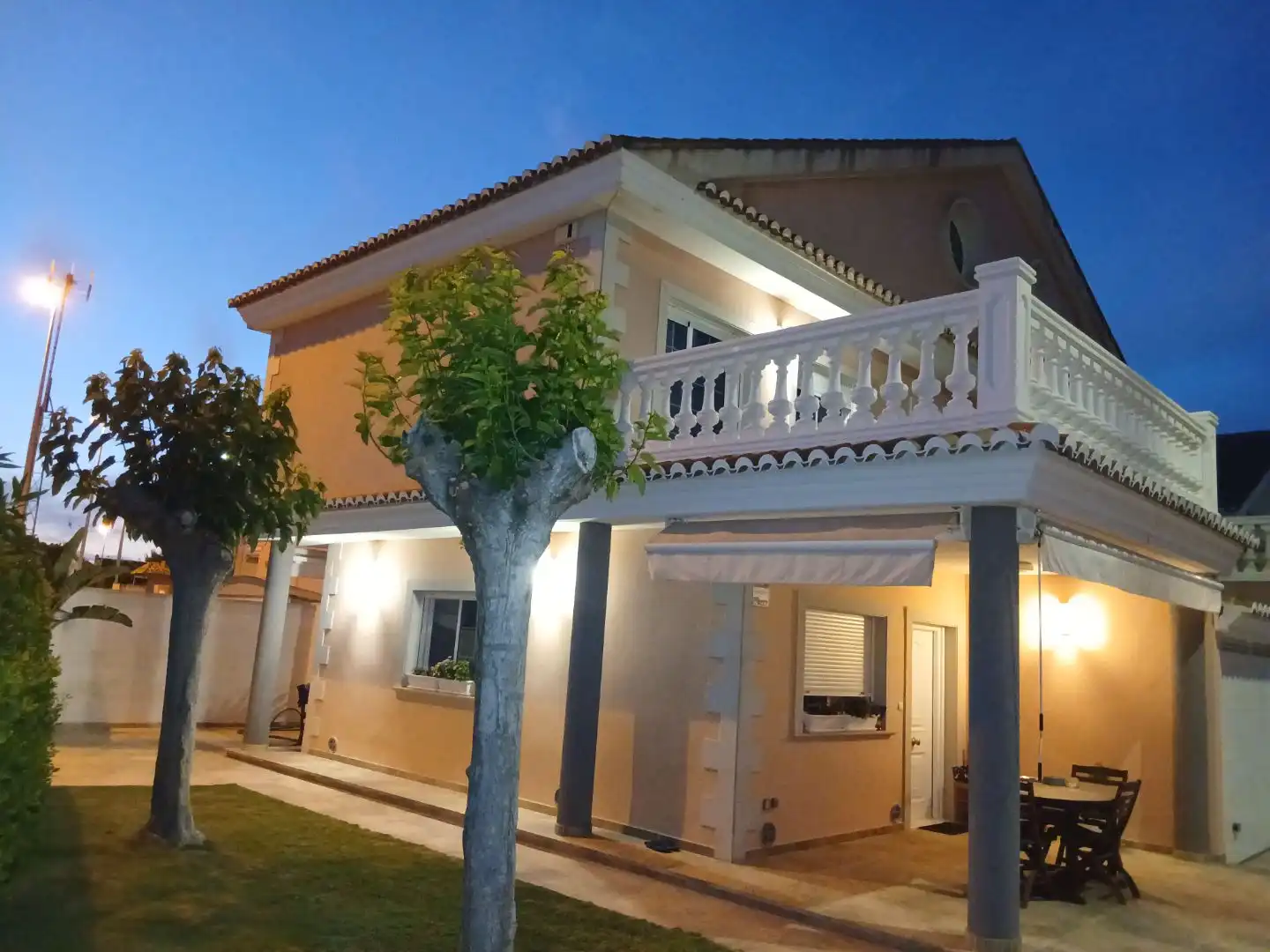 Villa mit Garten zum Verkauf in Pablo Neruda 14D