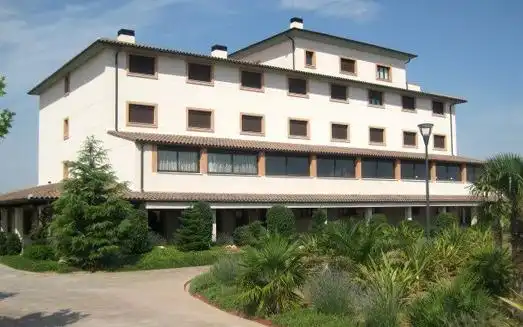 Vista exterior de Edificio en venta en Villarrubia de Santiago