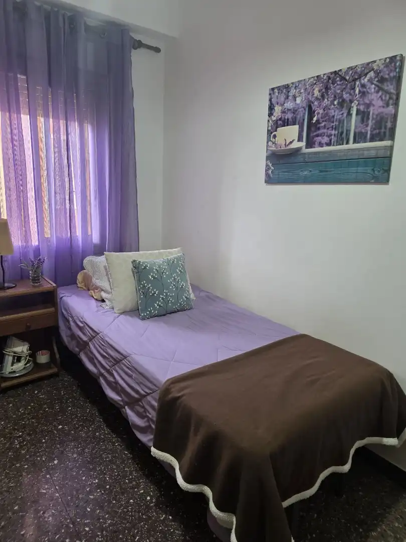 Schlafzimmer von Wohnung zum Verkauf in L'Hospitalet de Llobregat mit Ofen und Balkon
