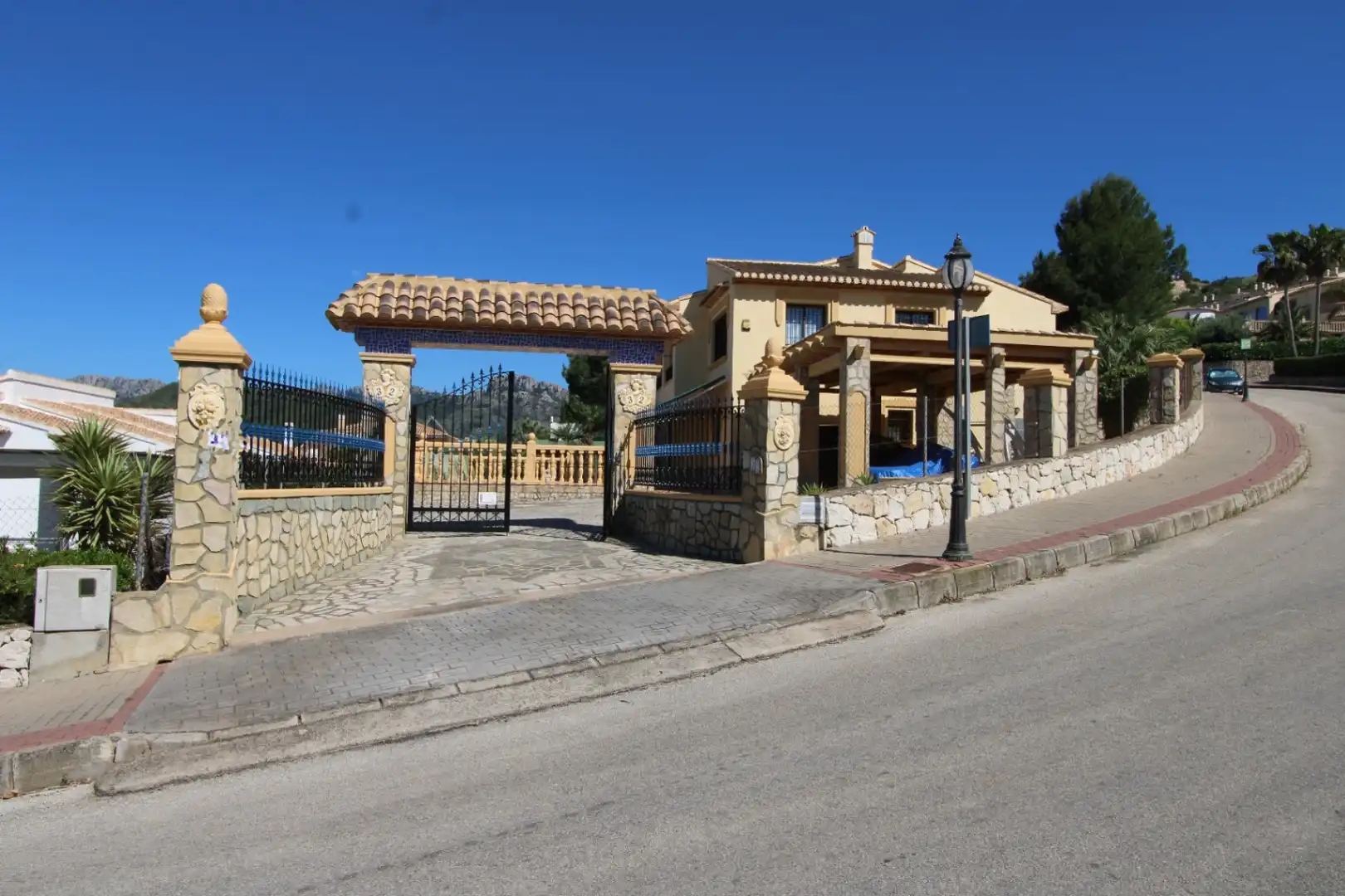 House with garden for sale in El Ràfol d'Almúnia