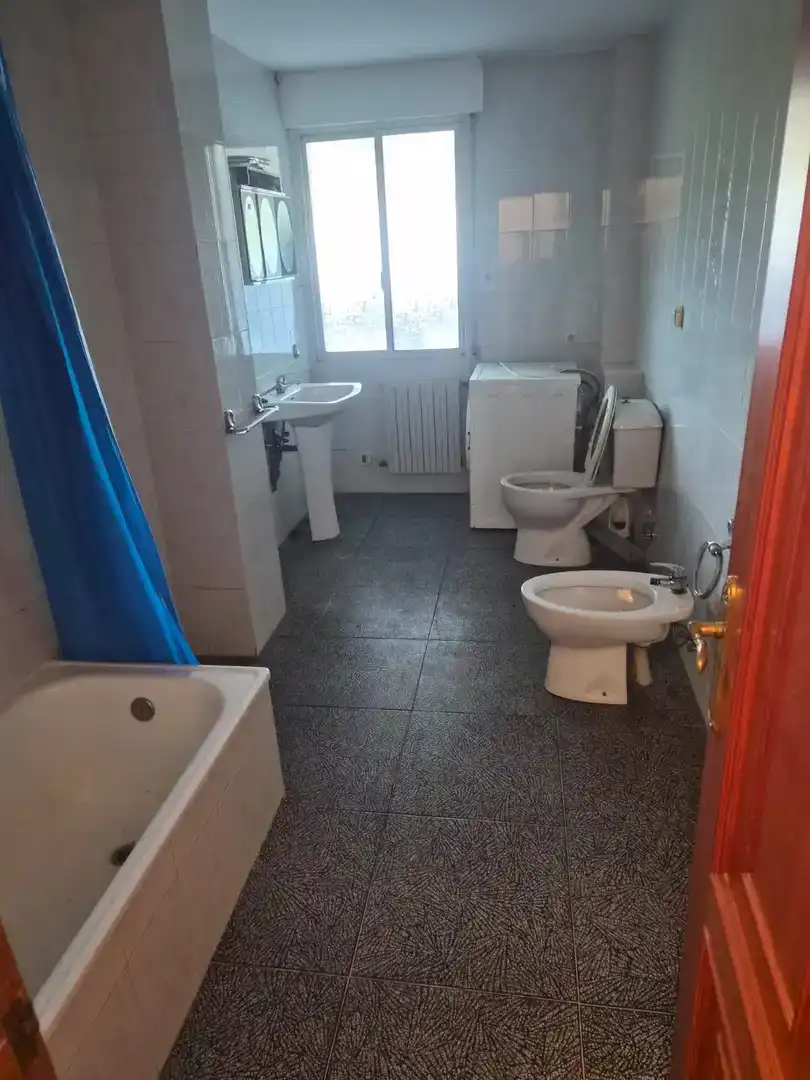 Baño de Piso en venta en Guitiriz con Parquet, Trastero y Amueblado