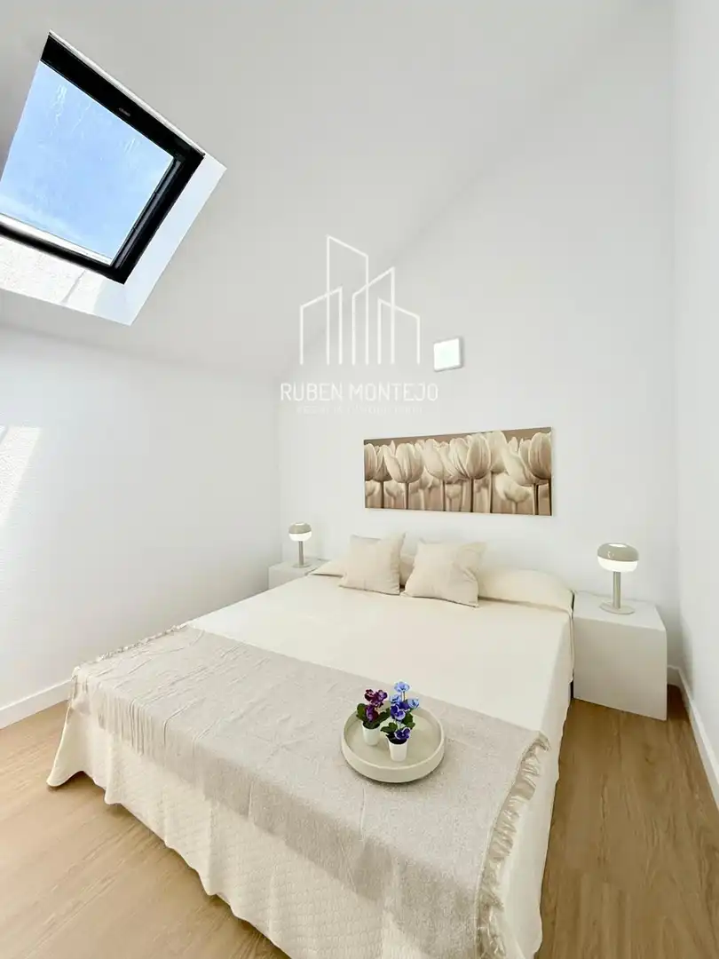 Habitación de Dúplex en venta en Villamayor con Calefacción, Terraza y Balcón