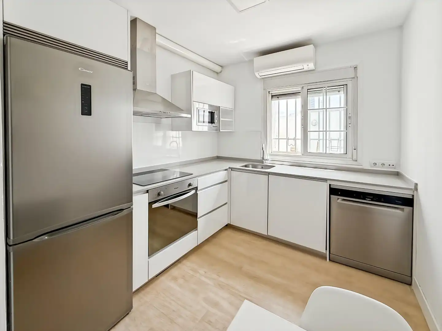Cocina de Ático de alquiler en Madrid con Aire acondicionado, Calefacción y Terraza