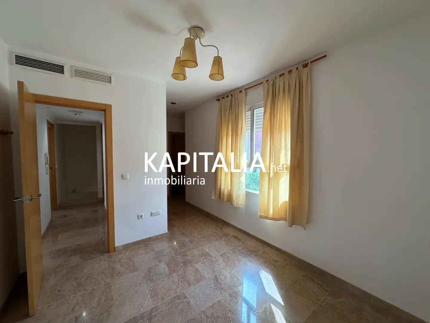 Dormitori de Casa o xalet en venda en Novelé  / Novetlè amb Aire condicionat, Jardí privat i Traster