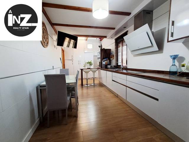Casa adosada en Venta en Calle Antonio Gala  en Roldán