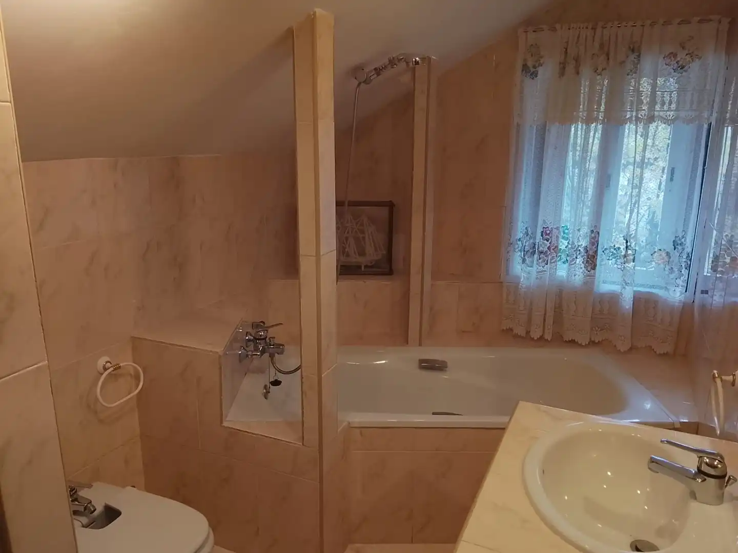 Badezimmer von Maisonette zum Verkauf in Valdemaqueda mit Heizung, Privatgarten und Terrasse
