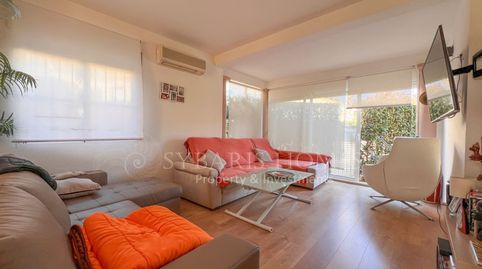 BAJO DE 3 DORMITORIOS CON JARDIN, image 2