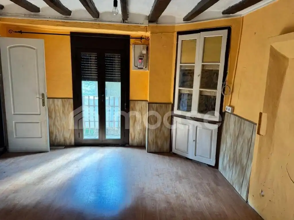 Casa adosada en venda en La Pobla de Lillet amb Calefacció, Moblat i Balcó