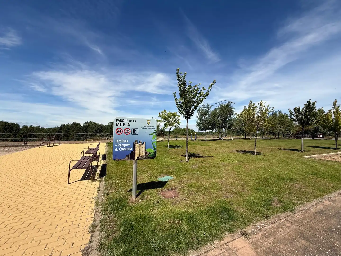 Vista exterior de Apartamento en venta en Valencia de Don Juan con Calefacción y Terraza