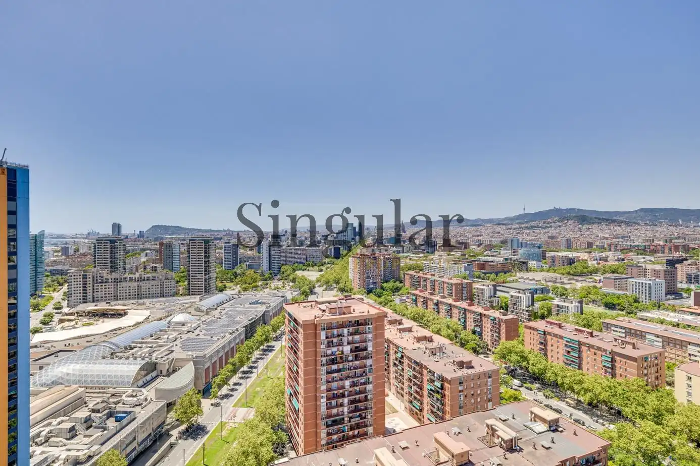 Vista exterior de Dúplex en venda en Barcelona amb Calefacció, Parquet i Terrassa