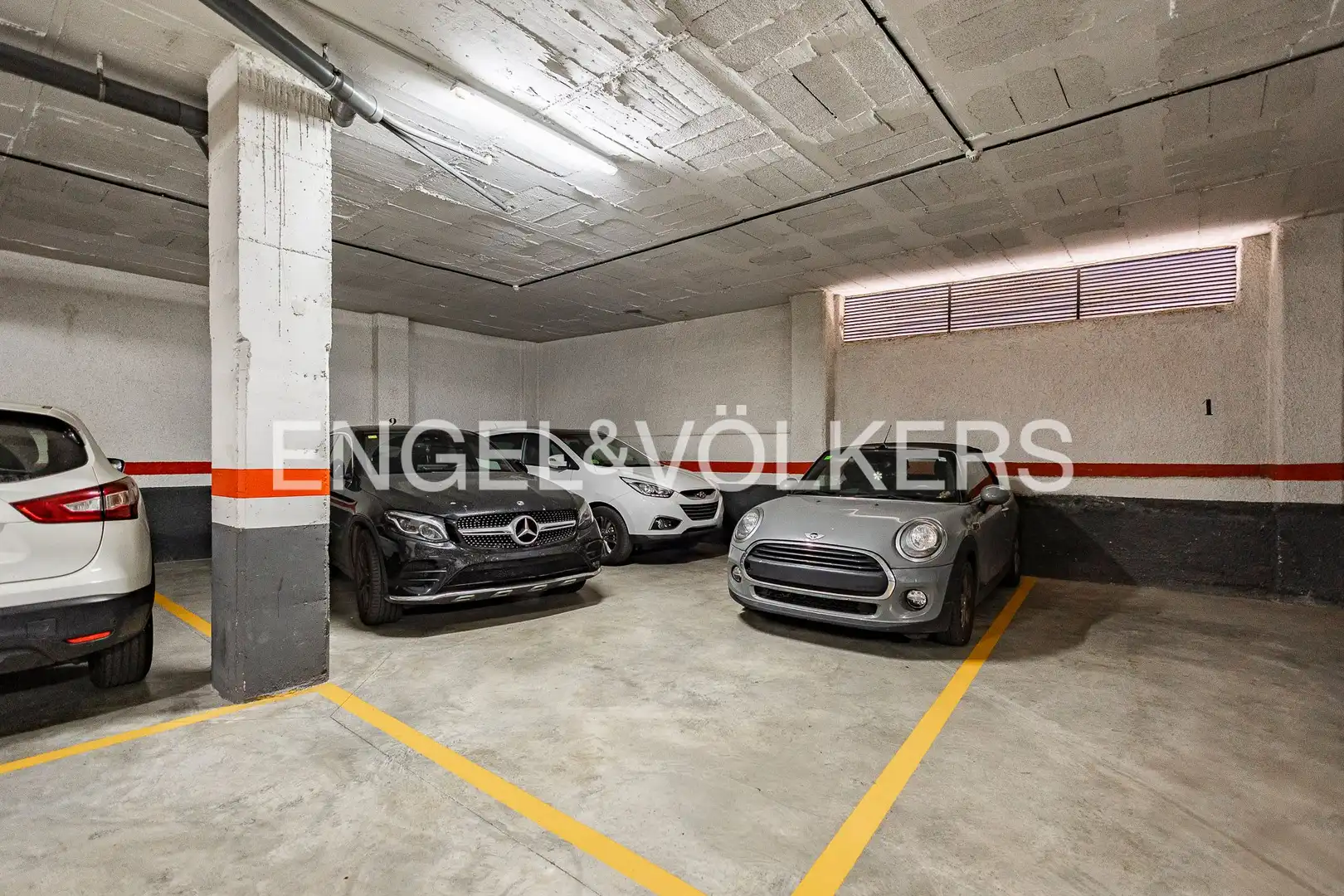 Parking of Attic for sale in Esplugues de Llobregat  with Air Conditioner, Heating and Parquet flooring
