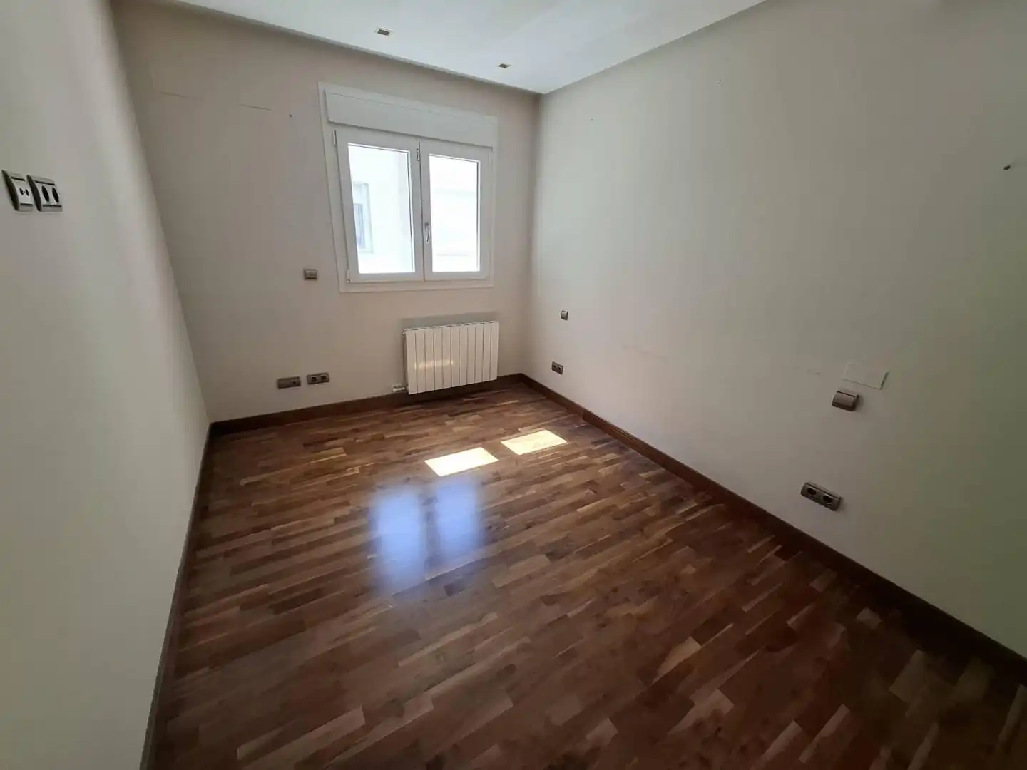 Dormitori de Àtic de lloguer en Alicante / Alacant amb Calefacció, Parquet i Terrassa