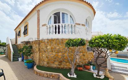 Vista exterior de Casa o xalet en venda en Santa Pola amb Aire condicionat, Calefacció i Jardí privat