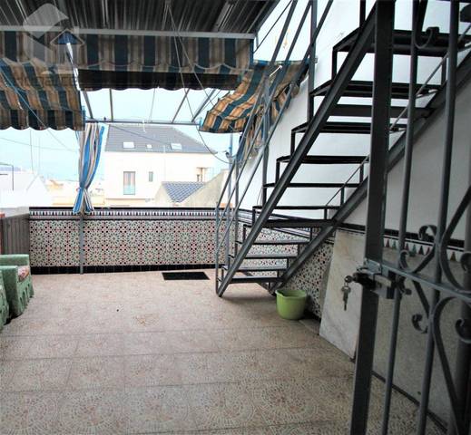 Casa-chalet en Alquiler en Brenes