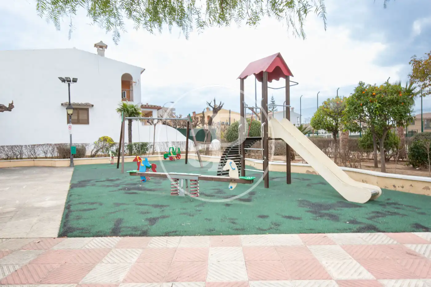 Vista exterior de Casa adosada en venta en Benicasim / Benicàssim con Aire acondicionado, Calefacción y Jardín privado