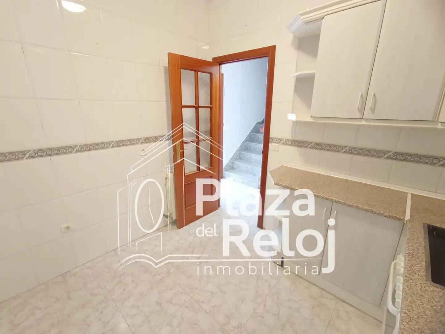 Cuina de Casa adosada en venda en Navalcán amb Aire condicionat, Terrassa i Traster
