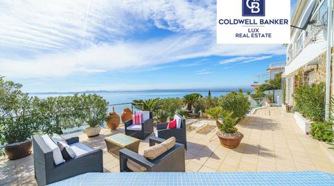 Villa con una vista única y excepcional sobre la bahía de Roses con máxima insolación de la mañana a la tarde, tanto en invierno c