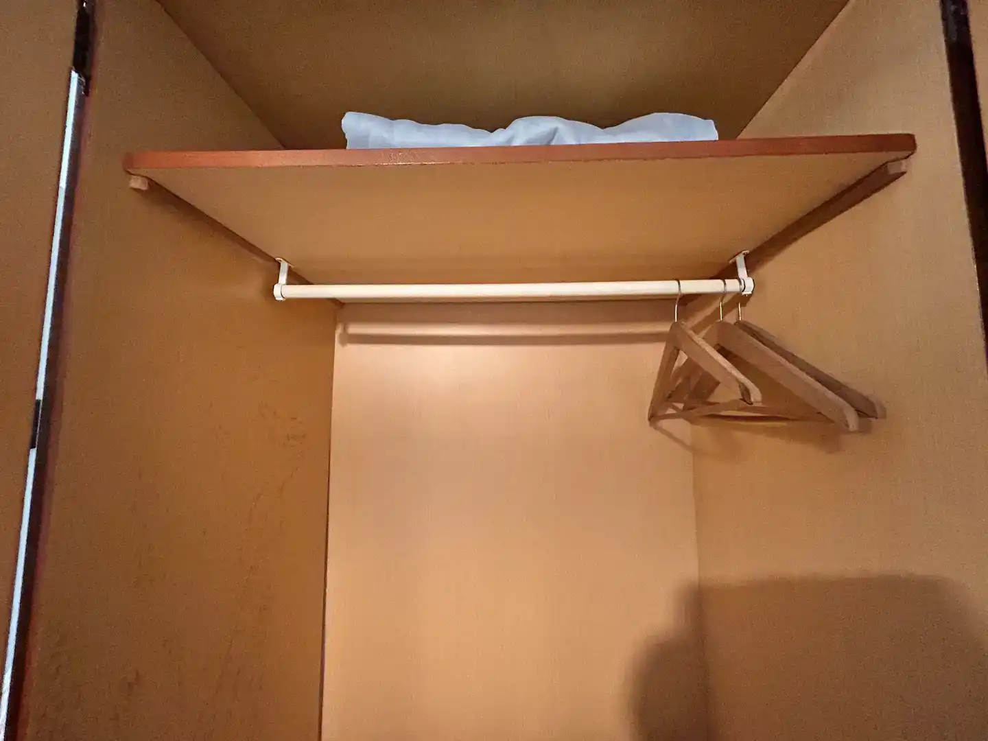 Habitación de Piso para compartir en Gijón  con Parquet, Trastero y Amueblado