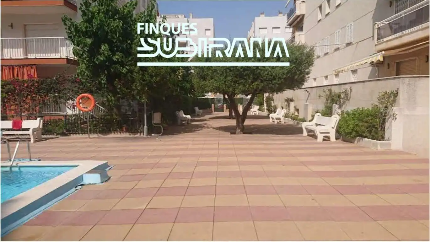 Vista exterior de Àtic en venda en Calafell amb Jardí privat, Terrassa i Piscina comunitària