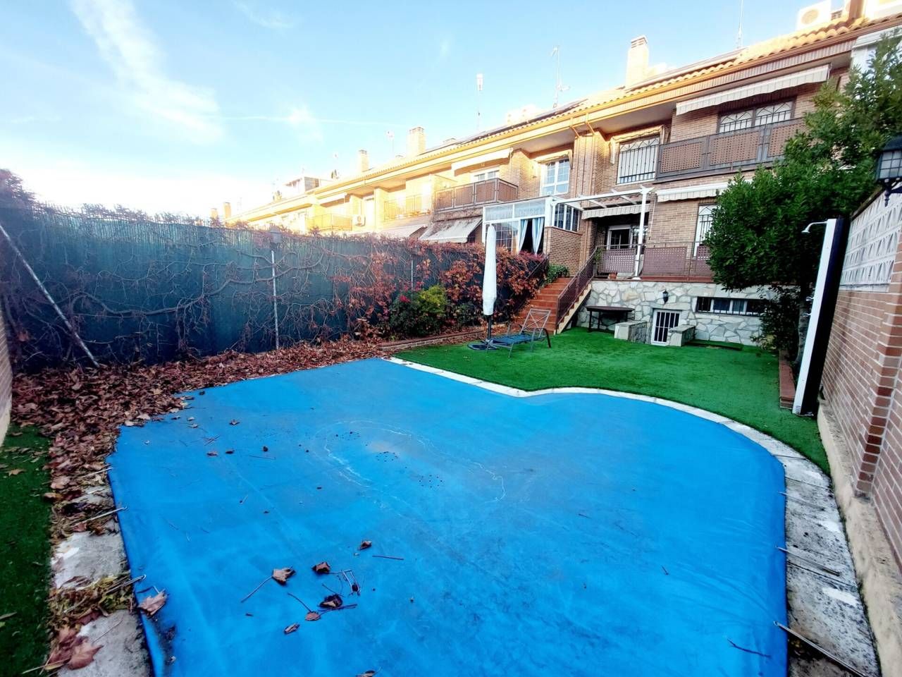 Swimming pool of Single-family semi-detached for sale in Fuenlabrada  with Air Conditioner, Heating and Private garden