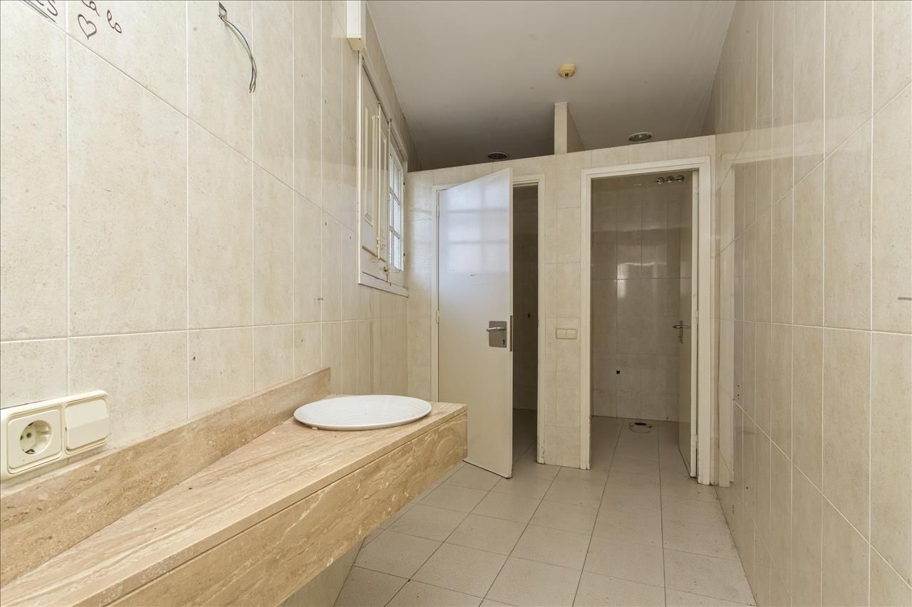 Bany de Casa adosada en venda en Gelida amb Terrassa