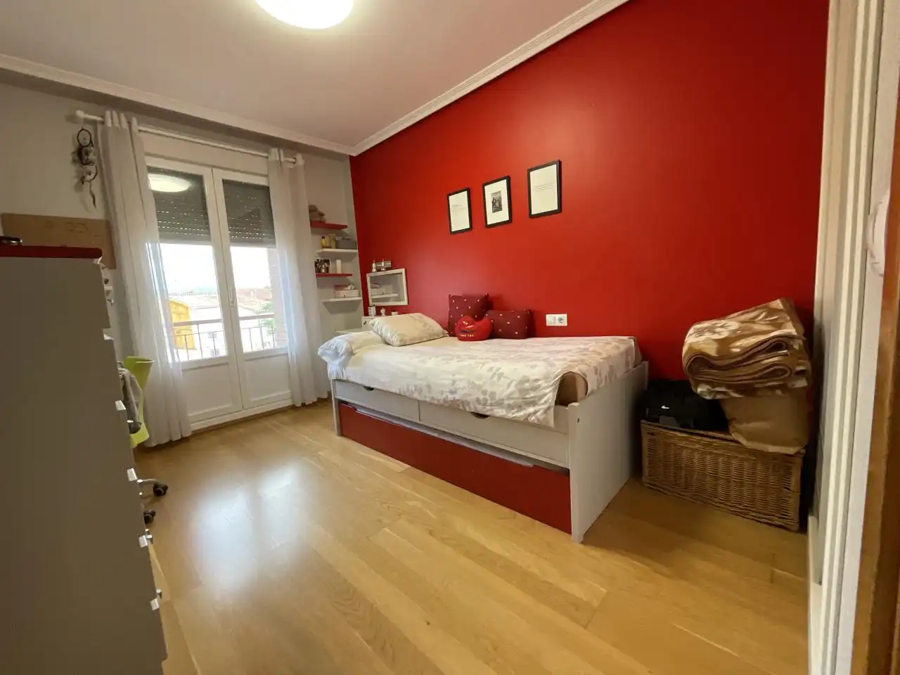 Dormitori de Casa o xalet en venda en Alesanco amb Calefacció, Jardí privat i Traster