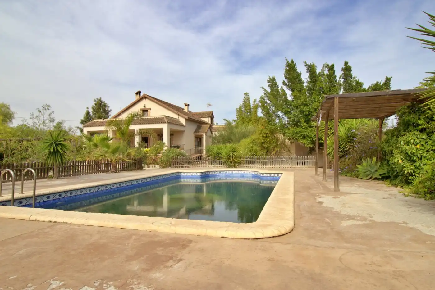 House with pool for sale in Valverde