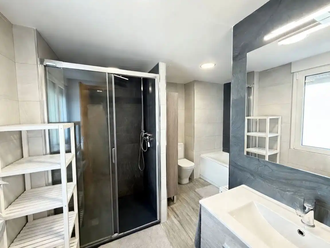 Bathroom of Flat for sale in Alcalá de Henares  with Air Conditioner, Heating and Terrace