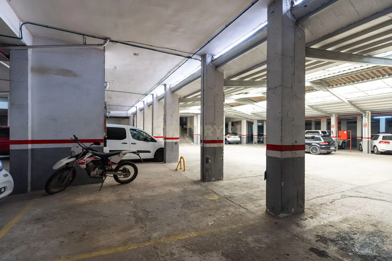 Parkplatz von Wohnungen zum Verkauf in Mollet del Vallès mit Klimaanlage