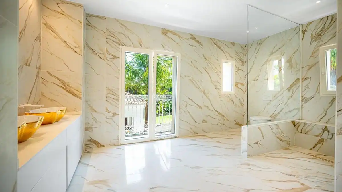 Bathroom of Houses for sale in Marbella  with Air Conditioner, Private garden and Terrace