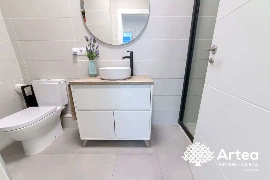 Bany de Pis en venda en Bilbao  amb Calefacció, Jardí privat i Terrassa