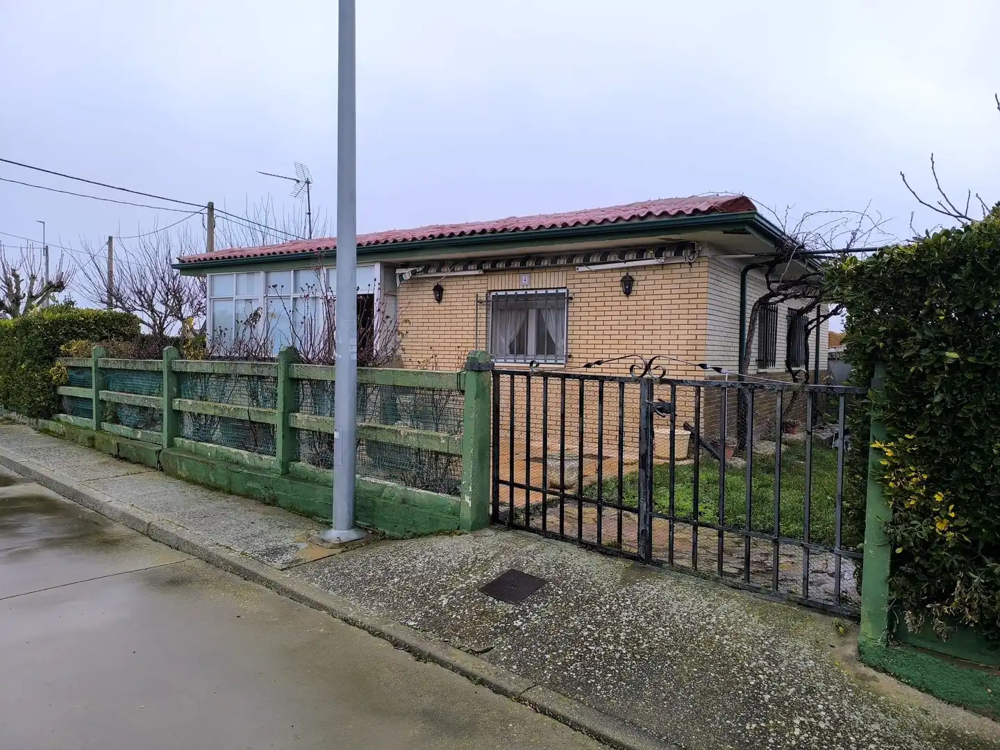 Vista exterior de Casa o xalet en venda en Matanza amb Calefacció
