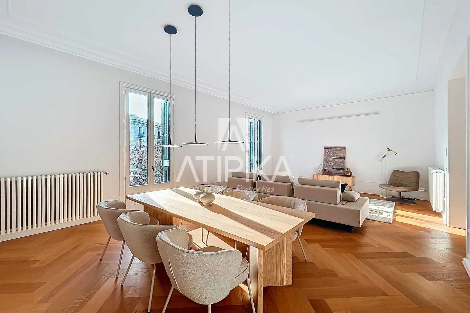 Flat with terrace to rent in Eixample