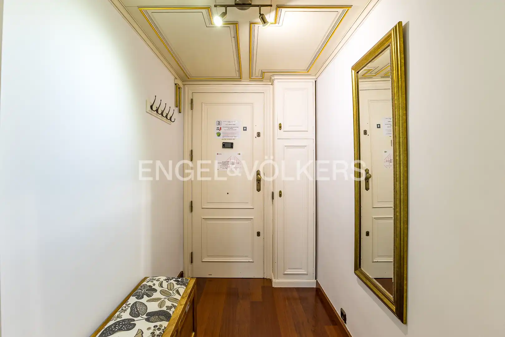 Flat for sale in Barcelona  with Air Conditioner, Heating and Parquet flooring