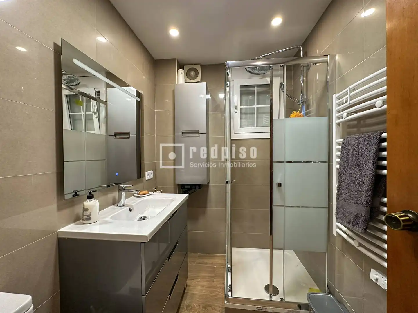 Bathroom of Houses for sale in Badalona  with Air Conditioner, Heating and Private garden