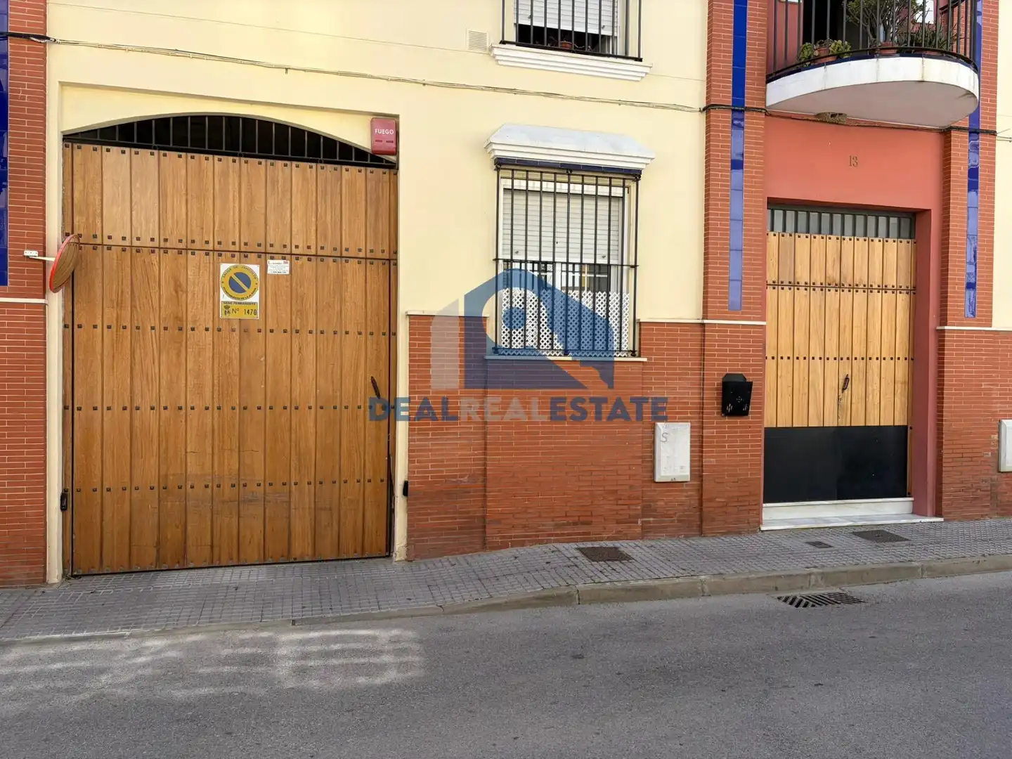 Exterior view of Garage for sale in La Algaba