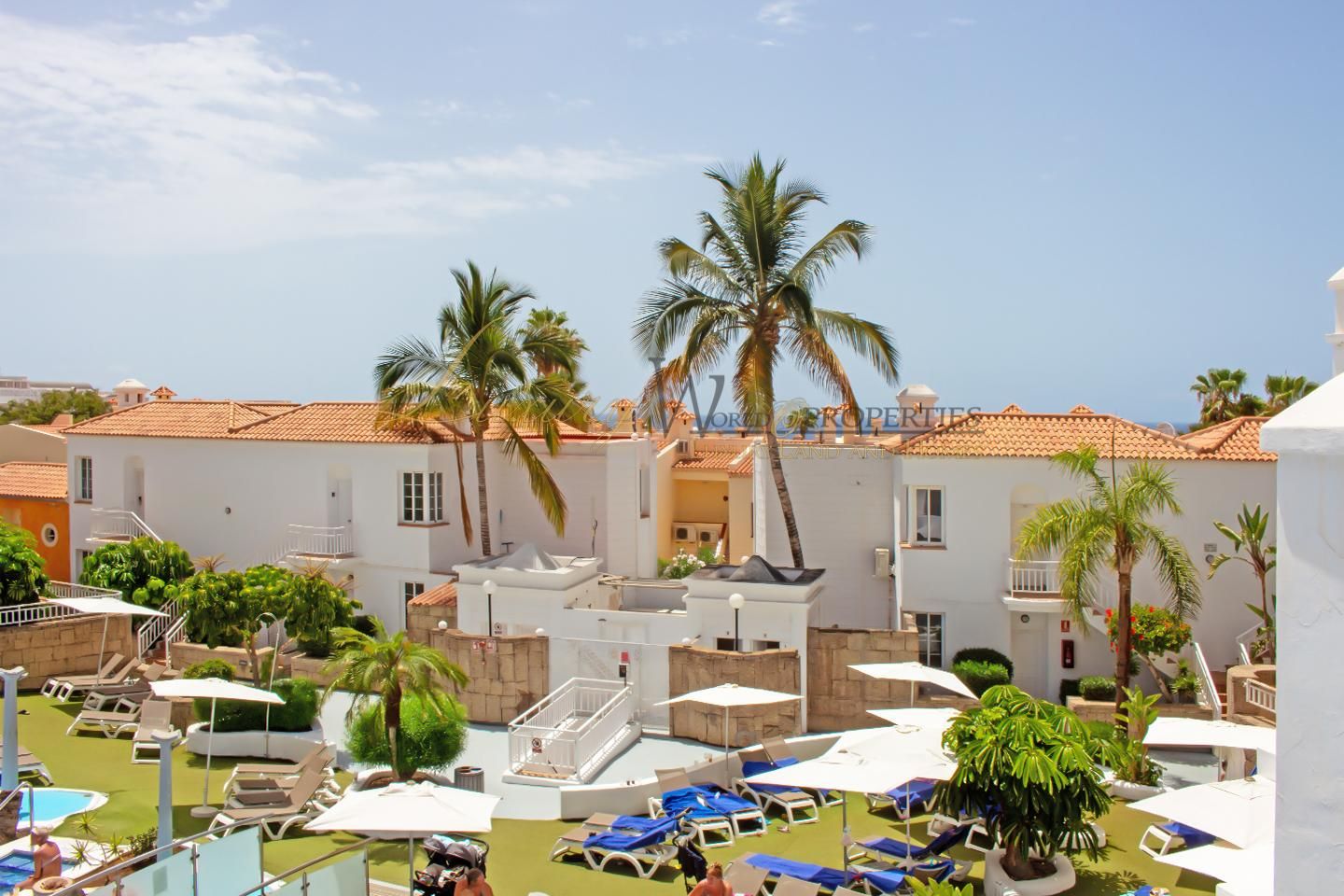 Exterior view of Apartment for sale in Adeje  with Air Conditioner, Terrace and Community pool