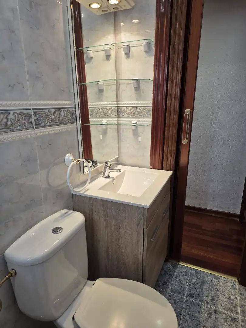 Bathroom of Flat for sale in Valladolid  with Heating, Terrace and Oven