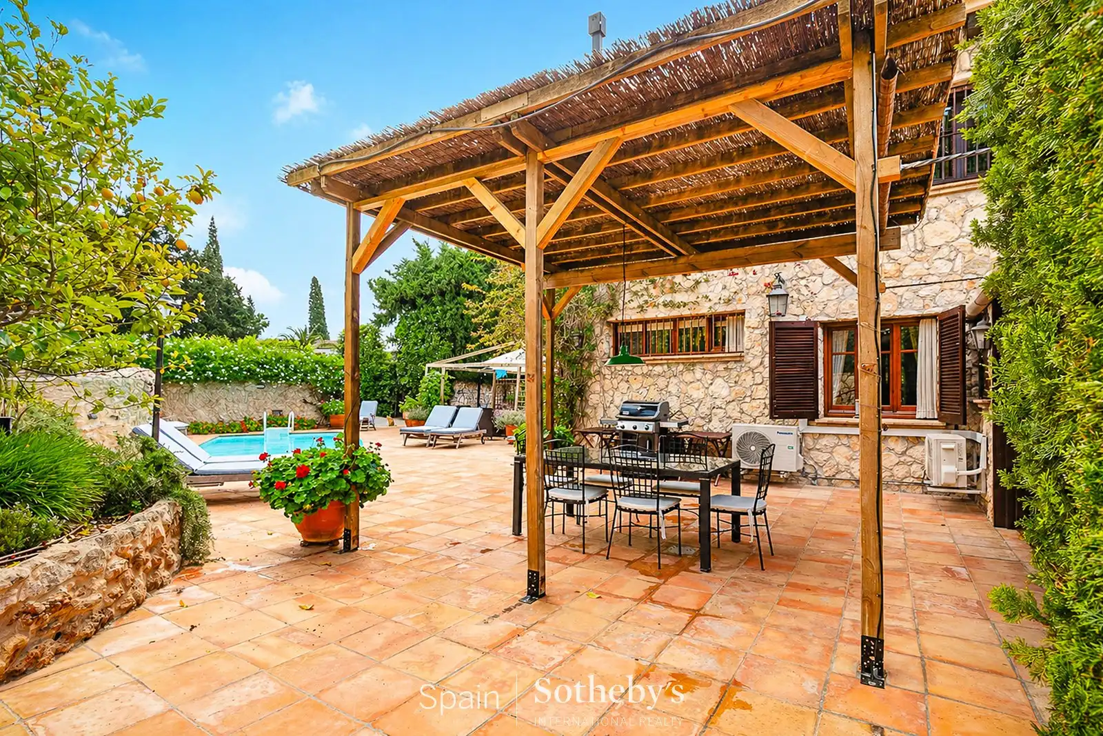 Terrassa de Finca rústica en venda en Sant Pere de Ribes amb Aire condicionat, Calefacció i Jardí privat